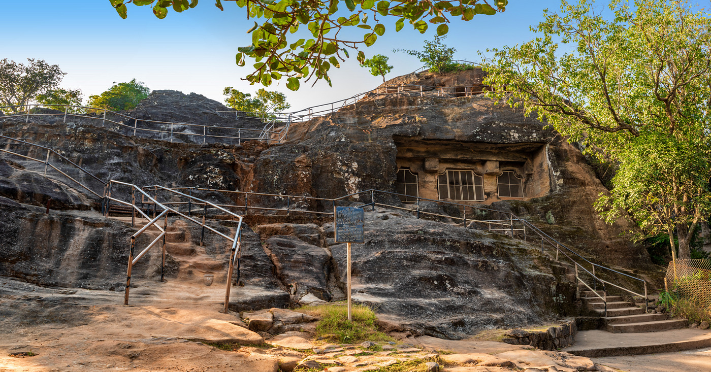 Garam Pani Kund natural hot springs Anhoni near Satpura Tiger Trails Madhya Pradesh